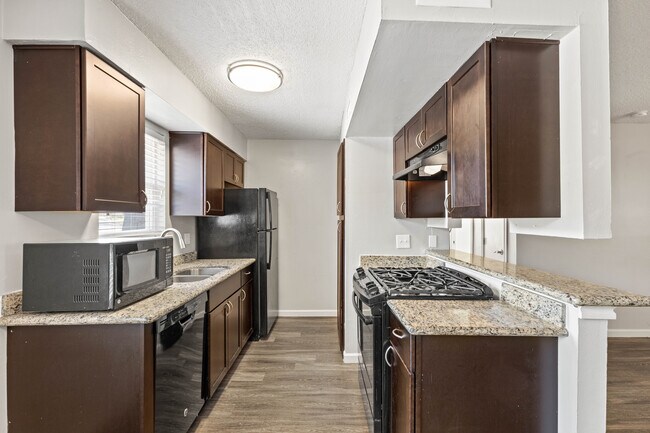Brookhollow Apartments