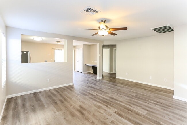 2519 W Romley Rd