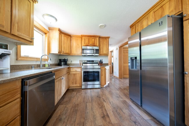 Photo - 8618 Wildwood Ave