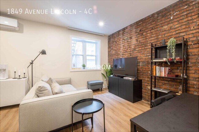 Building Photo - 1849 Av. Lincoln Unit 4C