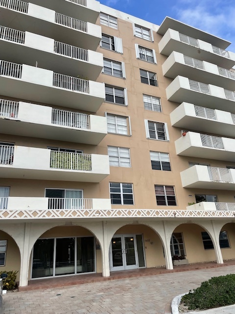 Building Photo - 1455 N Treasure Dr Unit 7D Rental