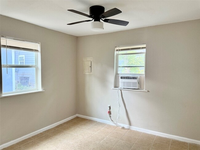 Building Photo - 3914 Hoffman St