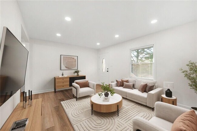 Photo - 578 Alfred Rd NW