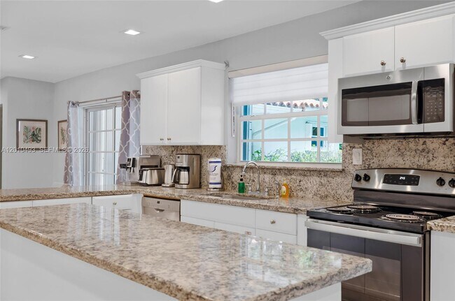 Photo - 7711 Coquina Dr