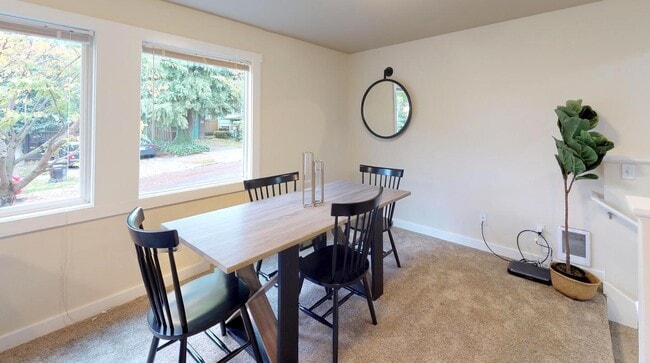 Photo - 1446 E Roy St