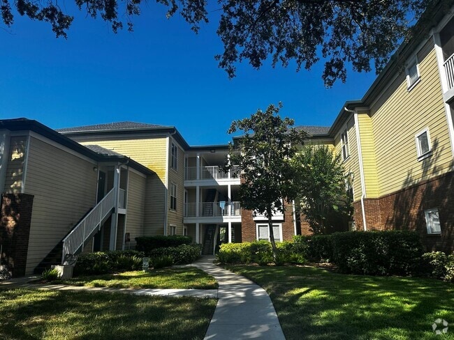Building Photo - Gated Community - Ground floor 2/2 at Land... Unit 402 Rental