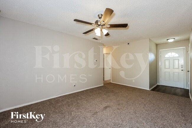 Photo - 3527 Pebbleshores Dr