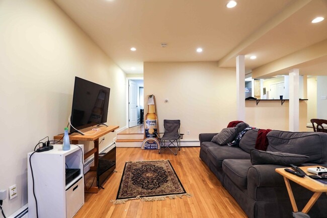 Photo - 1870 Commonwealth Ave Unidad 3