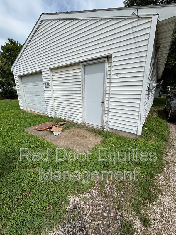 132 Lake St