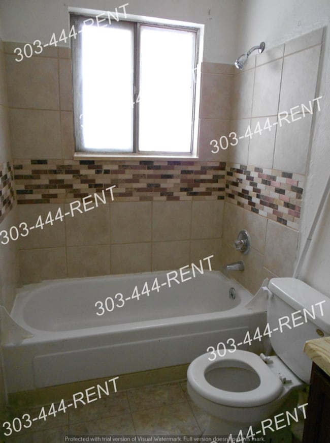 Photo - 3 Bedroom 2 Baths in Montbello