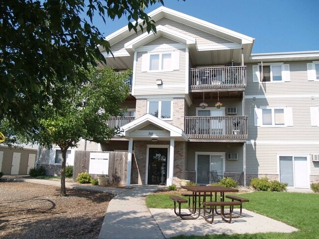 Photo - Oak Crossing