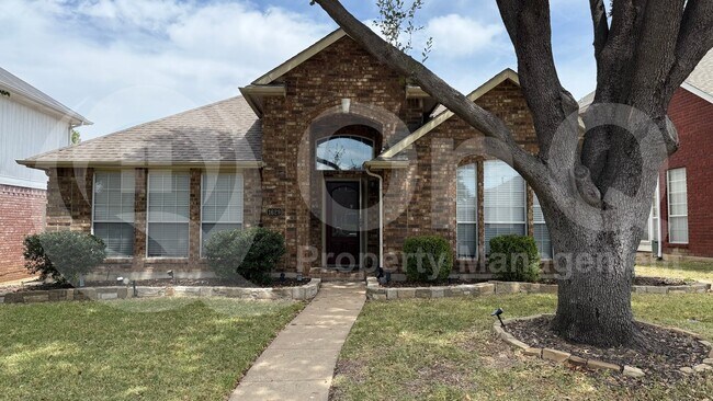 1629 Bennington Dr
