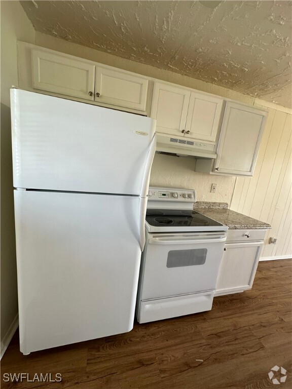 Building Photo - 3215 Jeffcott St Rental