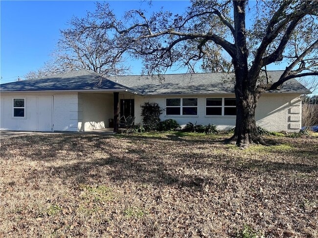 Building Photo - 1102 Todd Trail