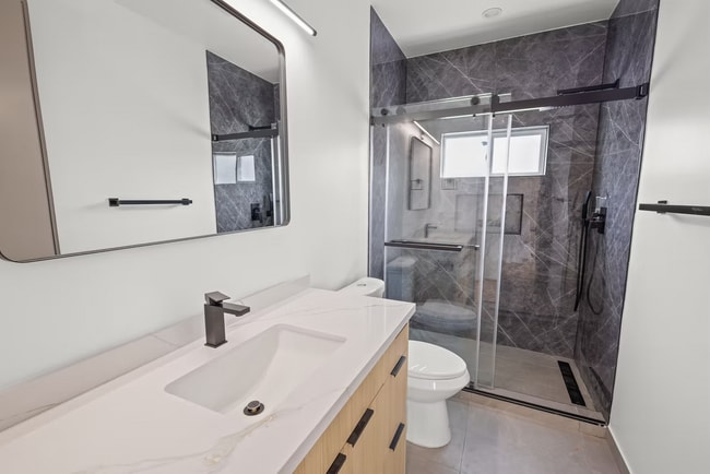 Photo - 11010 Hortense St