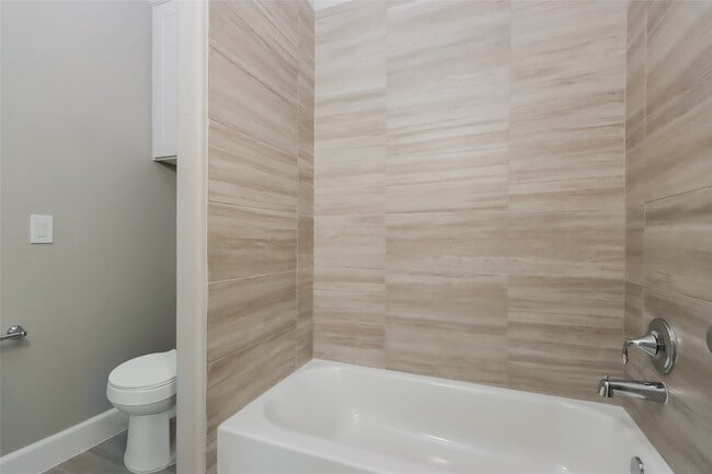 Photo - 5102 Royal Heath Dr