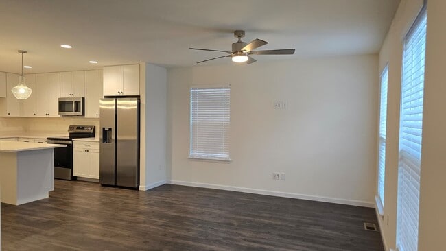 Photo - 425 Sunset Hollow Drive