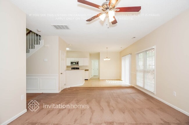 Photo - 8728 Oakham St
