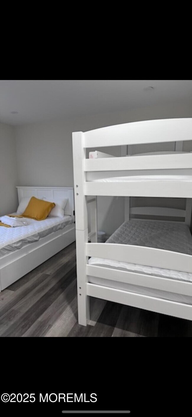 Photo - 52 Dunbar Ave Unit A