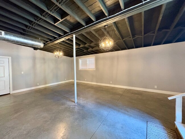 Photo - 606 Main St