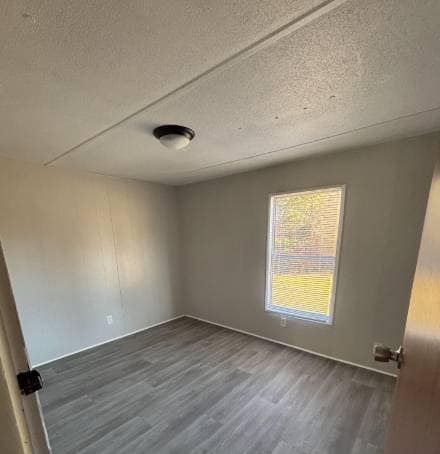 Photo - 106 Exeter Ln