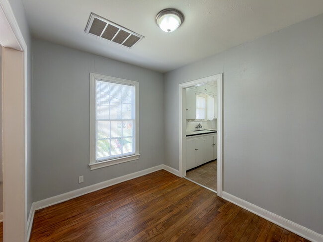 Photo - 1912 S Donnybrook Ave