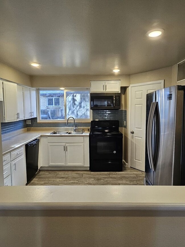 Photo - 1371 Xanadu St