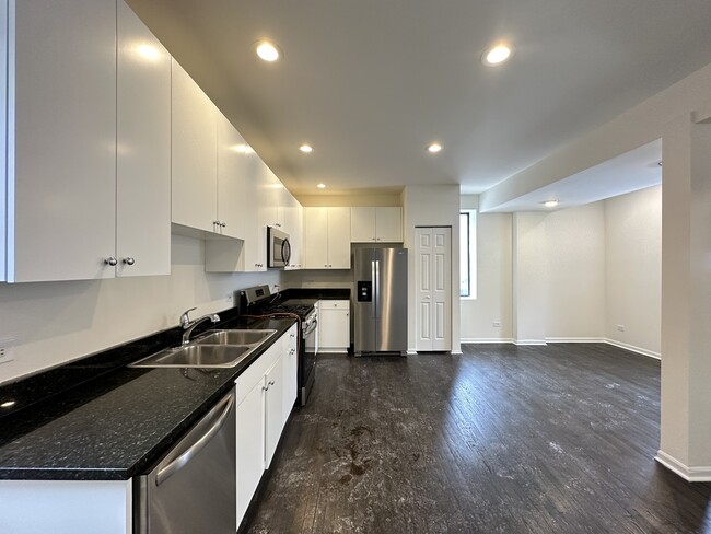 Photo - 1260 N Greenview Ave Unit HC