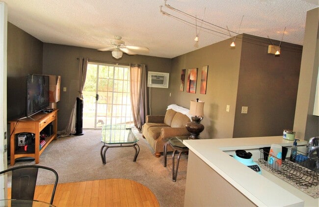 Photo - KIHEI VILLAGE UPPER LEVEL 2 BED / 1.5 BATH UNFURNISHED CONDO W/2 PARKING SPACES Unit 24-202