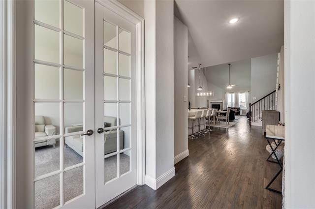 Photo - 333 Foxthorne Way