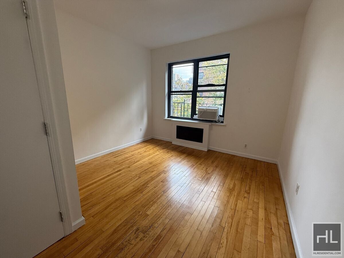 Photo - East 61 Street Unit 4C