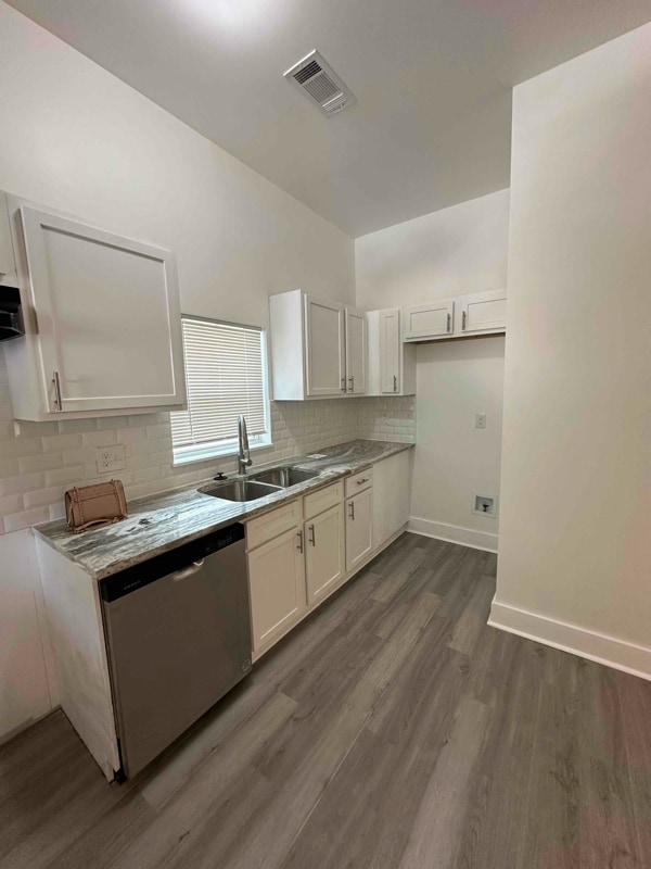 Photo - 939 Seattle St