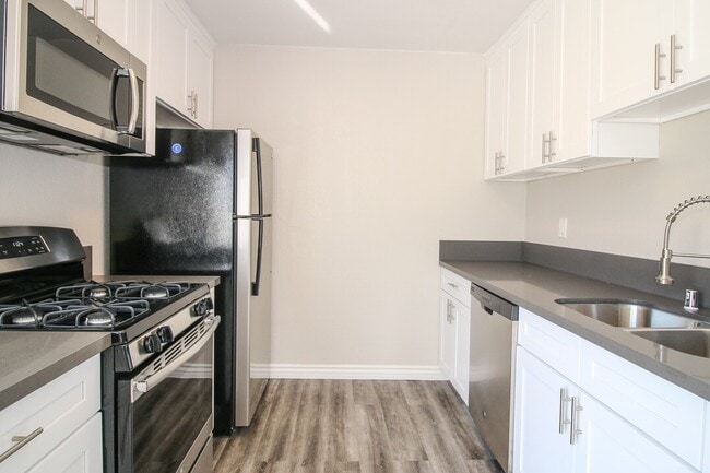 Photo - 2140 S Bentley Ave