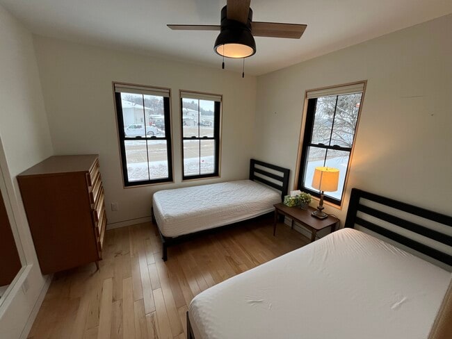 Photo - 802 Heivly St