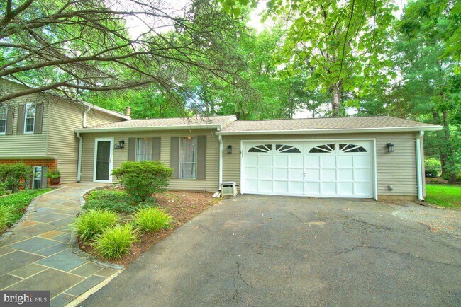 2405 Earlsgate Ct