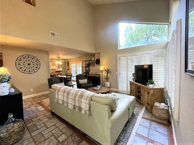 Photo - Beautiful Single Family home with Large Backyard