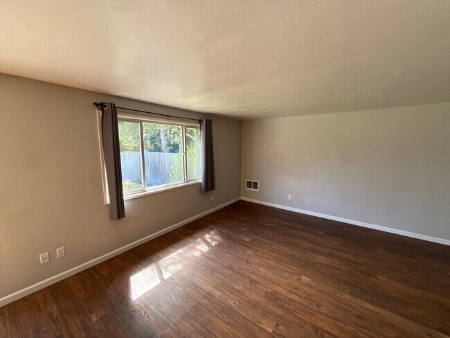 Photo - 4776 Buffalo Dr SE