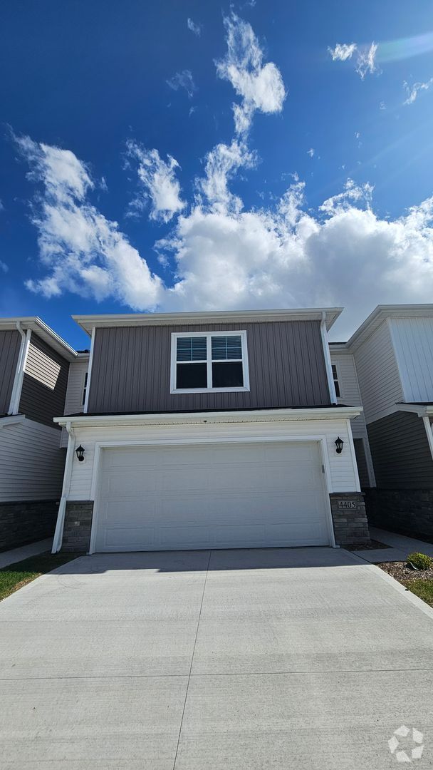 Building Photo - Brand New 3 Bedroom, 2.5 Bathroom Townhous... Rental