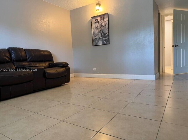 800 NE 195th St Unidad 211