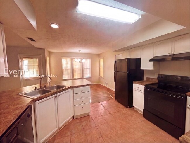 Photo - 710 Timbergrove Dr SW