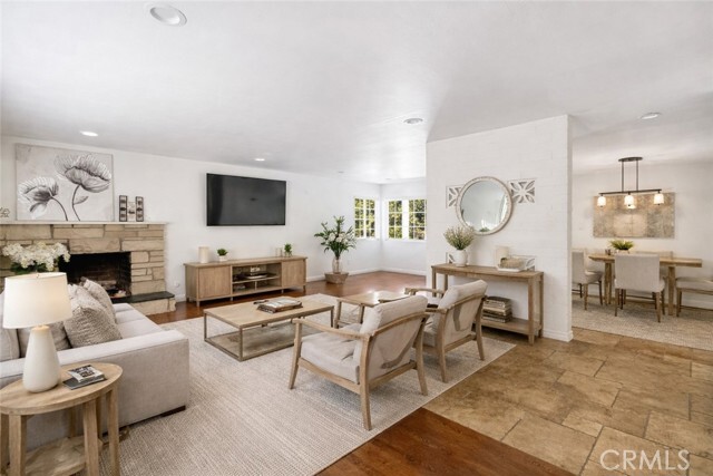 Photo - 7044 White Oak Ave