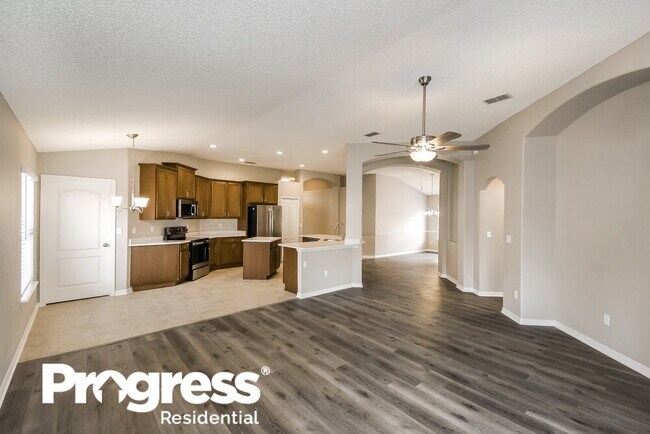 Photo - 1098 Maple Ln