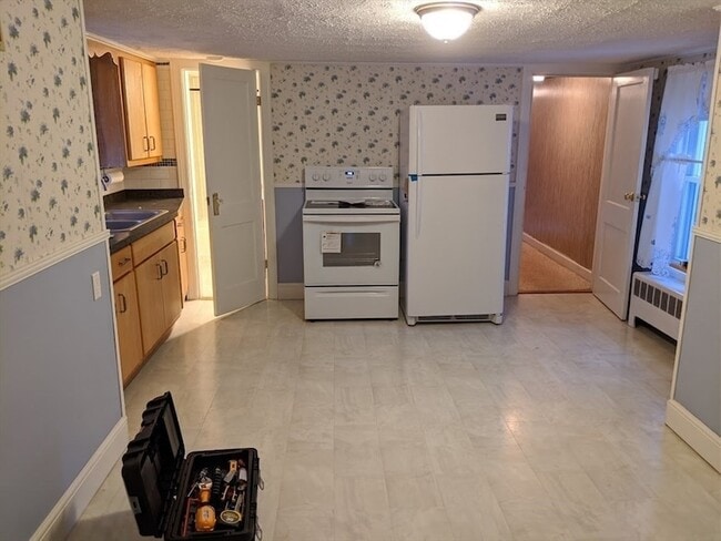 Photo - 55 Waterville St Unidad 2