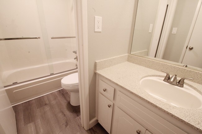 Photo - Crestview North Apartments