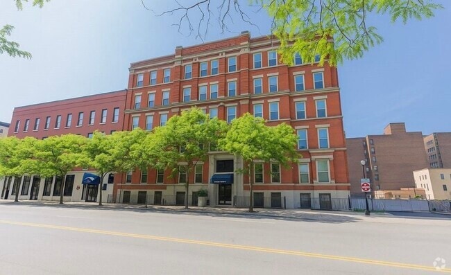 Building Photo - 408 W Saint Clair Ave Unit 213 Rental