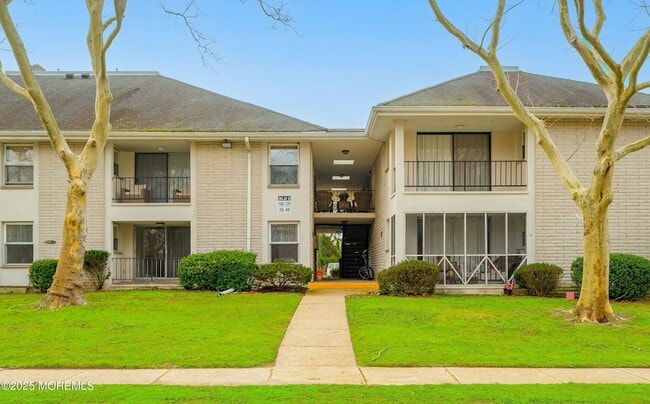 Building Photo - 2137 8th Ave Unit 8J