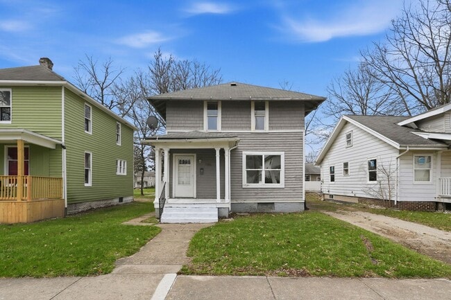 Building Photo - 3-Bedroom w/ New Kitchen Appliances