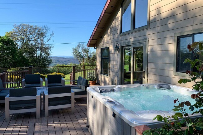 Photo - 6564 Sonoma Mountain Rd