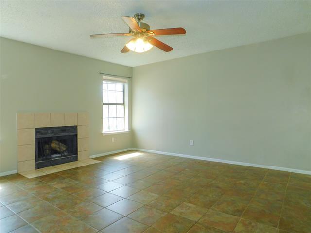 1137 Dallas Dr