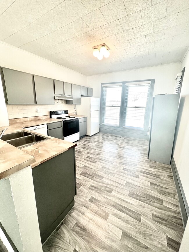 Photo - 1009 S Central Ave Unit 2